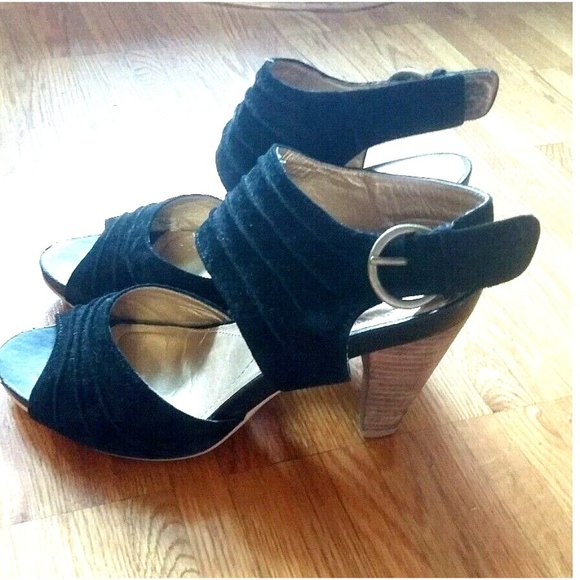Hush Puppies Shoes - Hush Puppies suede comfy strappy black open toe sandals heels shoes